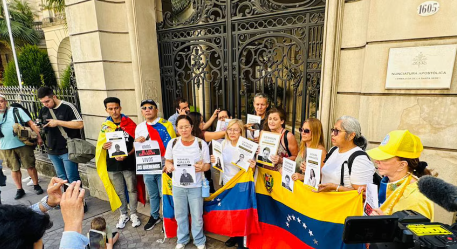 Familiares de argentinos secuestrados en Venezuela piden al Vaticano acelerar la&nbsp;liberación