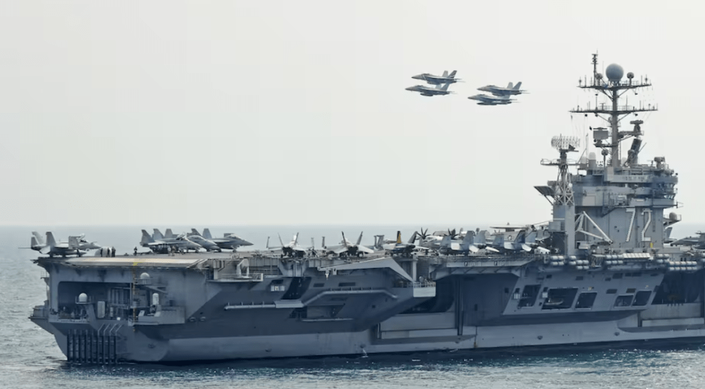 El portaaviones USS Abraham Lincoln: eje de la defensa estadounidense en Oriente Medio 