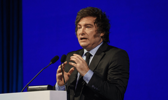 Un gobierno atravesado por renuncias y&nbsp;despidos