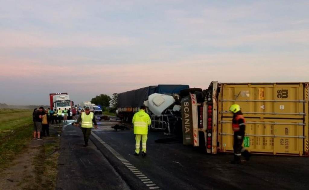 Caos en la autopista Rosario–Buenos Aires por dos accidentes que paralizaron el&nbsp;tránsito