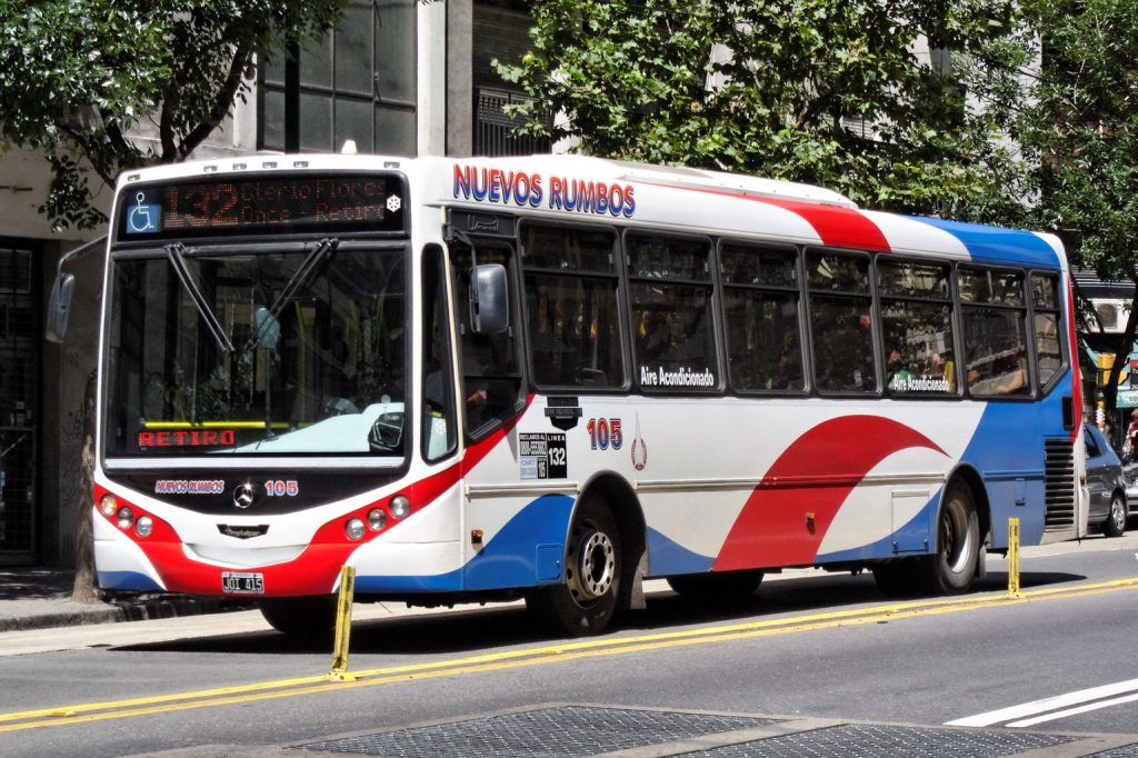 Nuevo aumento del transporte: cuánto cuesta viajar desde hoy en colectivo y tren