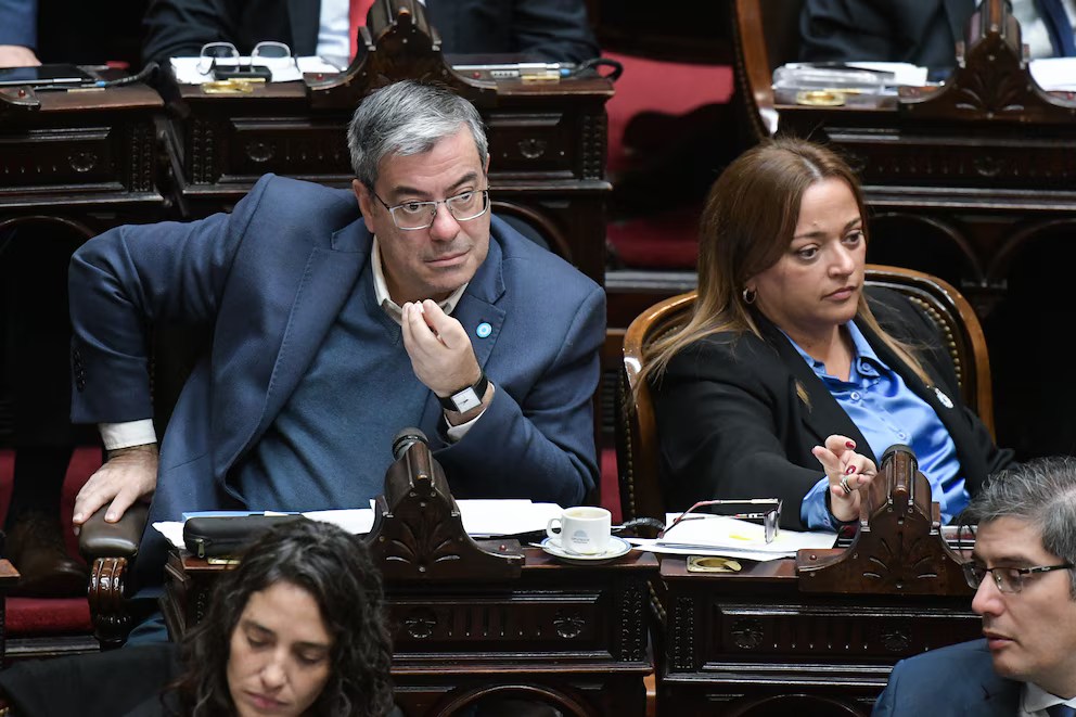 Debate en Diputados por la interpelación a Adorni y el régimen de zona fría